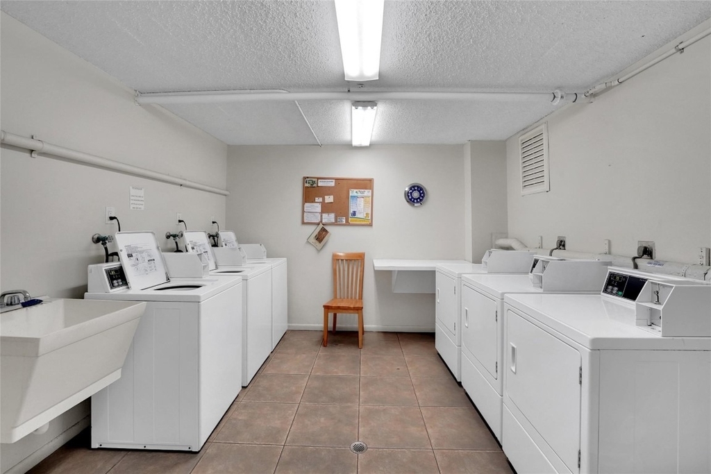301 Croton Avenue - Photo 25