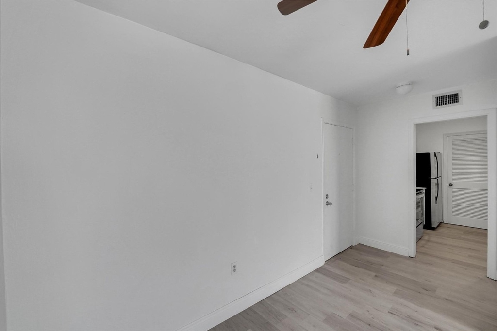 301 Croton Avenue - Photo 14