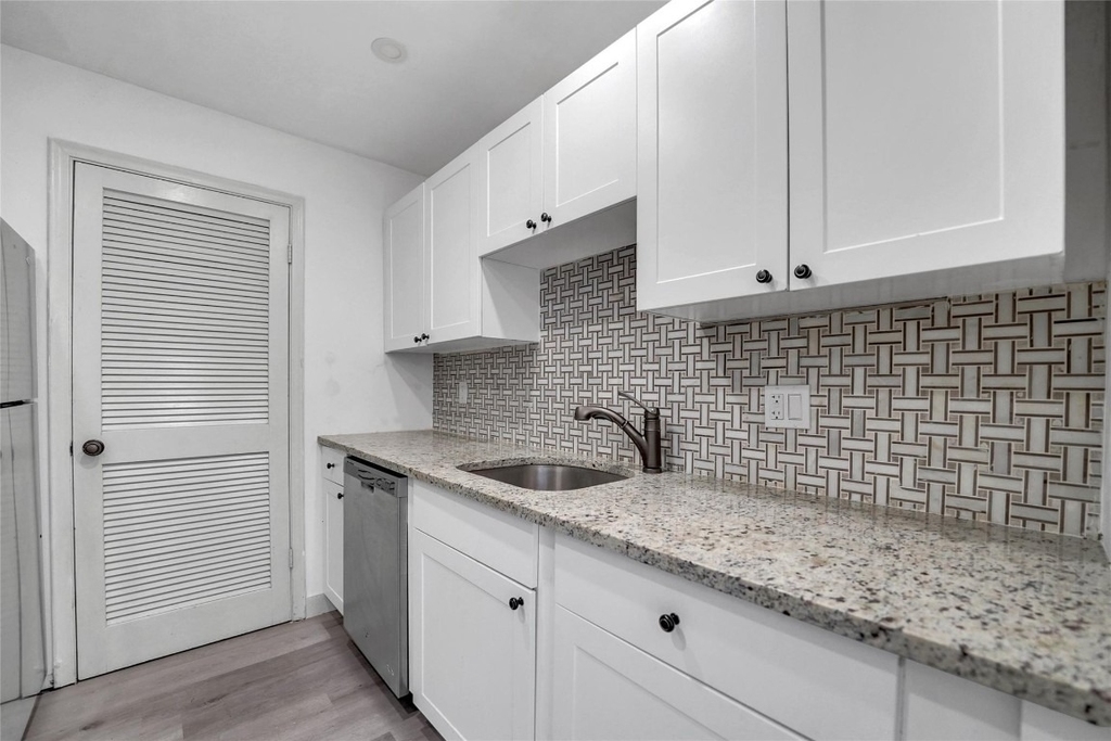 301 Croton Avenue - Photo 11