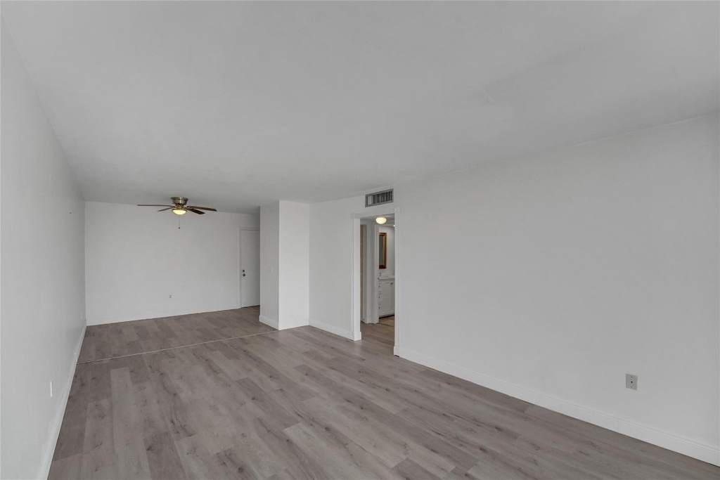 301 Croton Avenue - Photo 16
