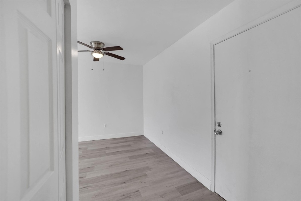 301 Croton Avenue - Photo 12