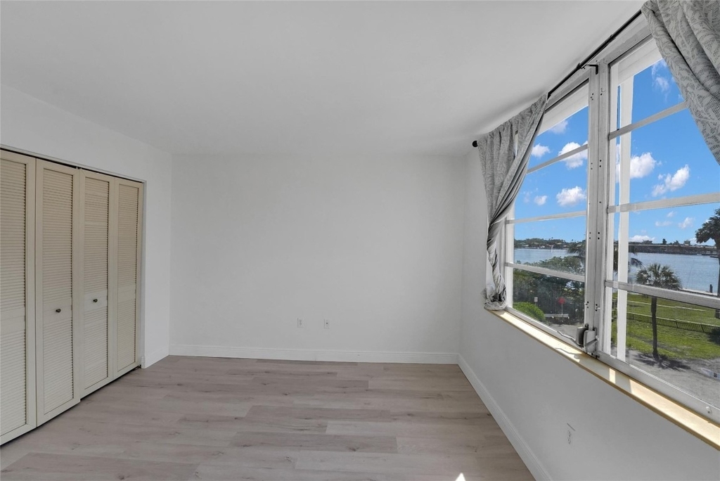 301 Croton Avenue - Photo 19