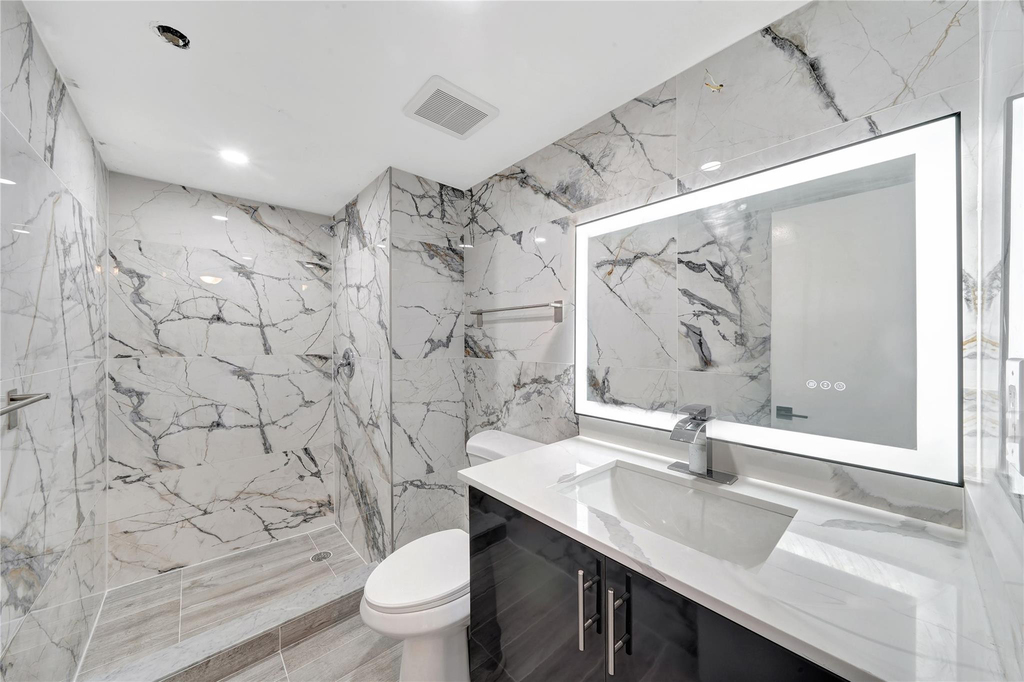 1100 Saint Charles Place - Photo 28