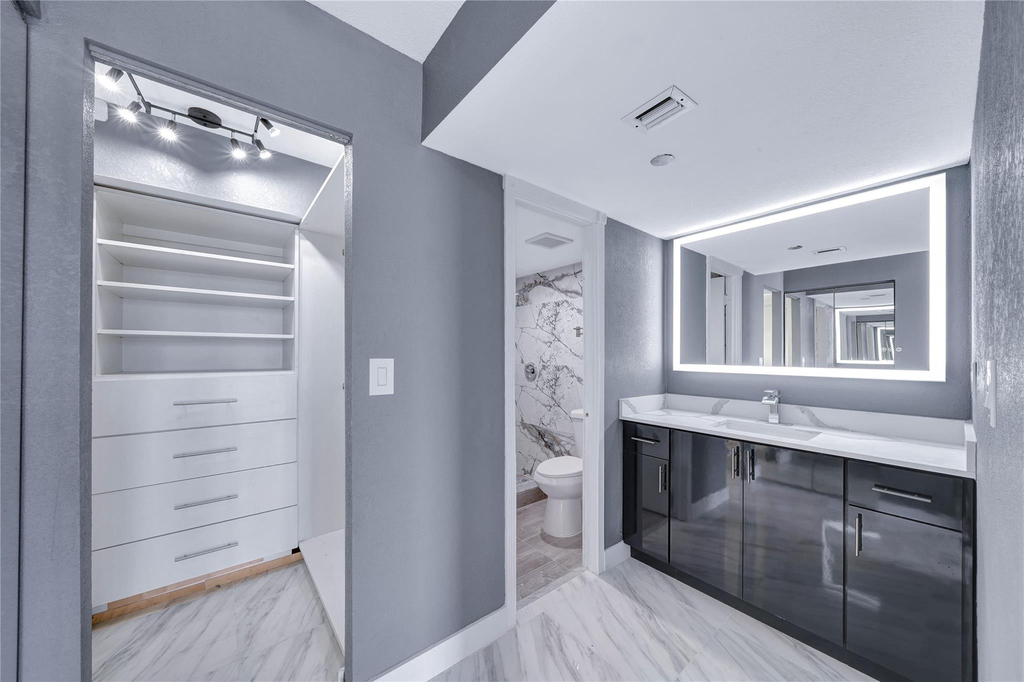 1100 Saint Charles Place - Photo 18