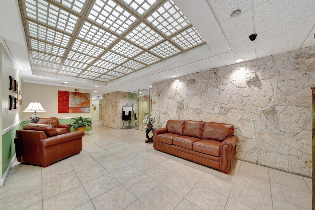 1100 Saint Charles Place - Photo 38
