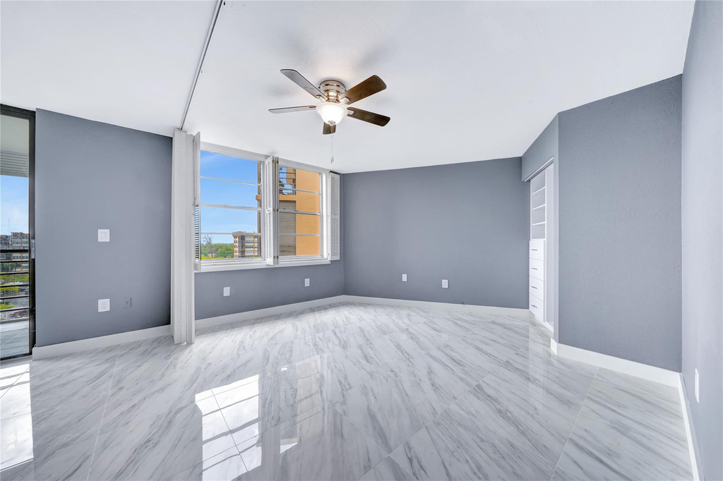 1100 Saint Charles Place - Photo 22