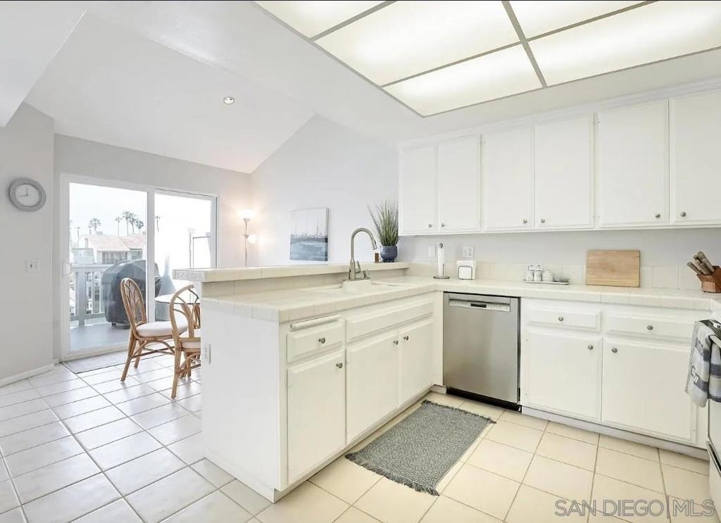 66 W Kingston Ct - Photo 3