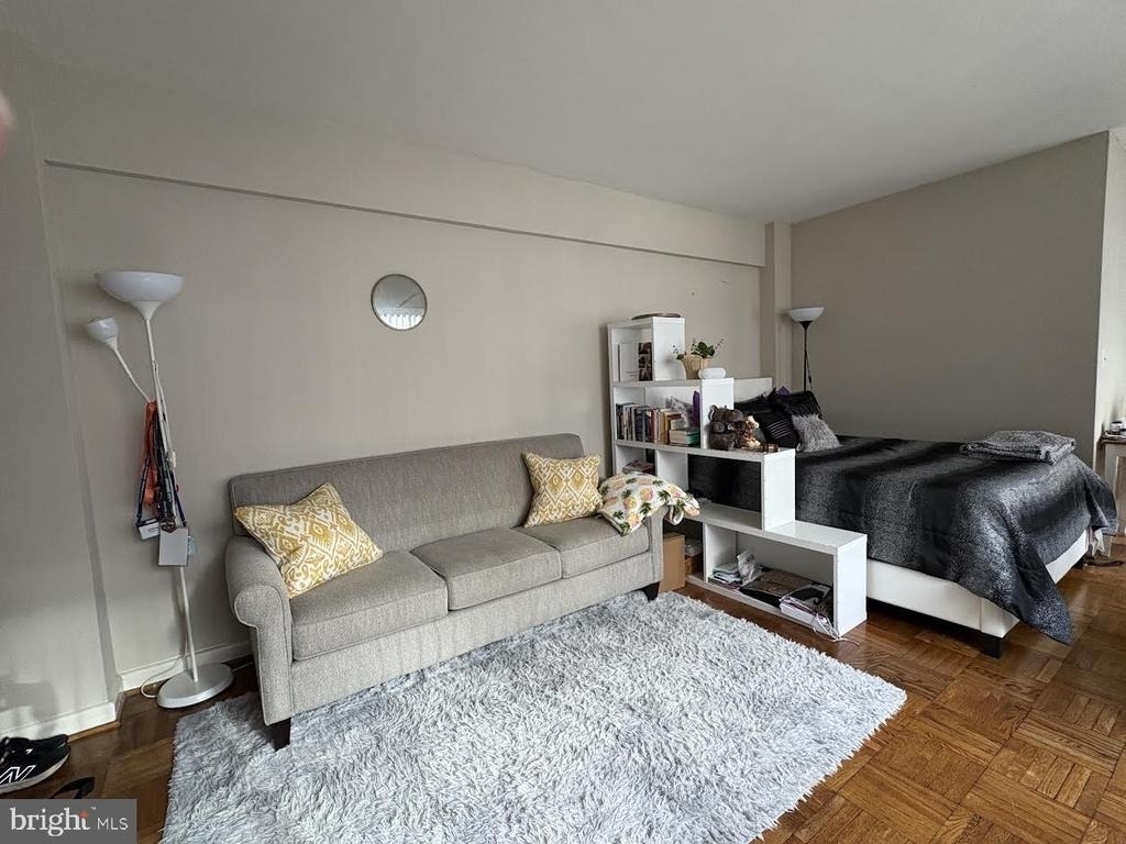 2141 I Street Nw - Photo 1