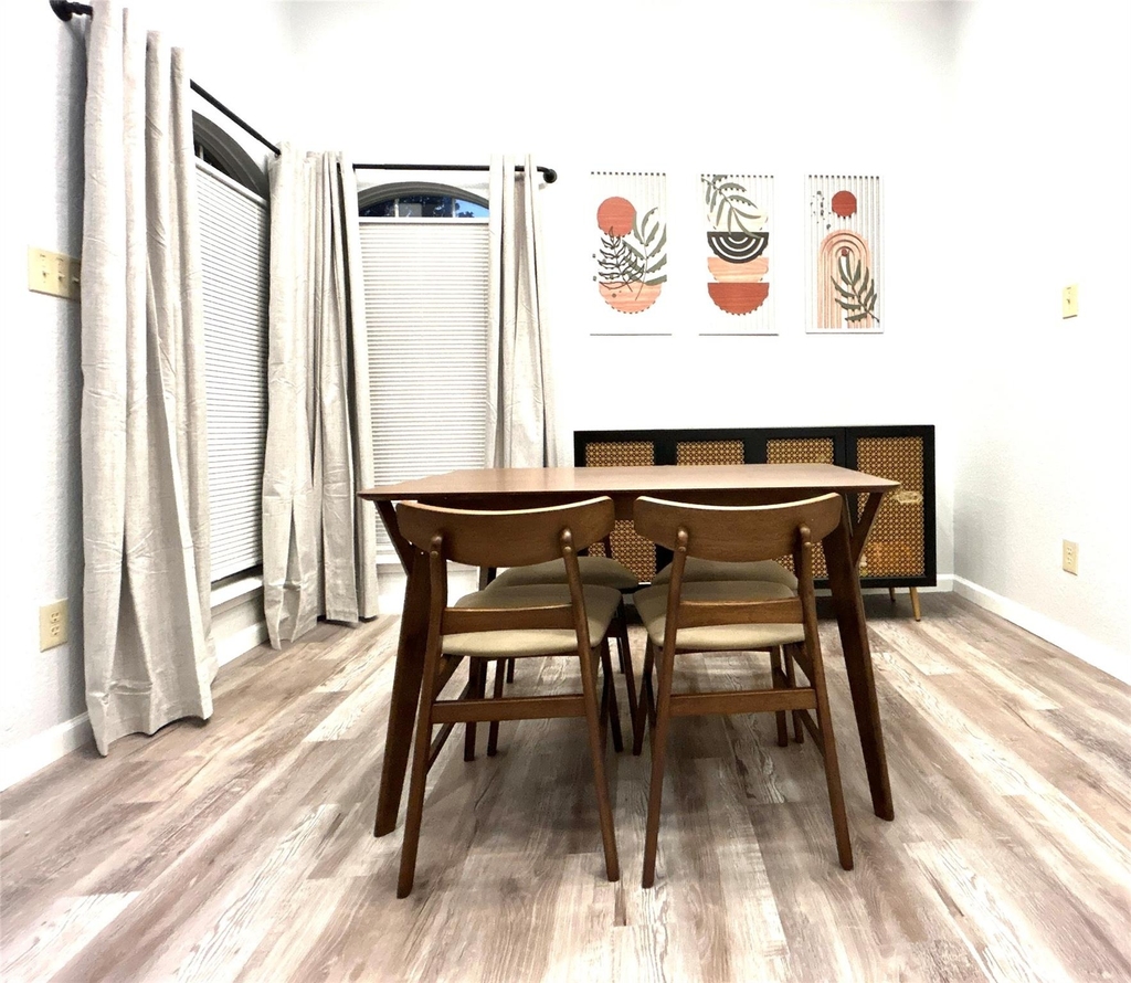 1701 Lynx Cir - Photo 3