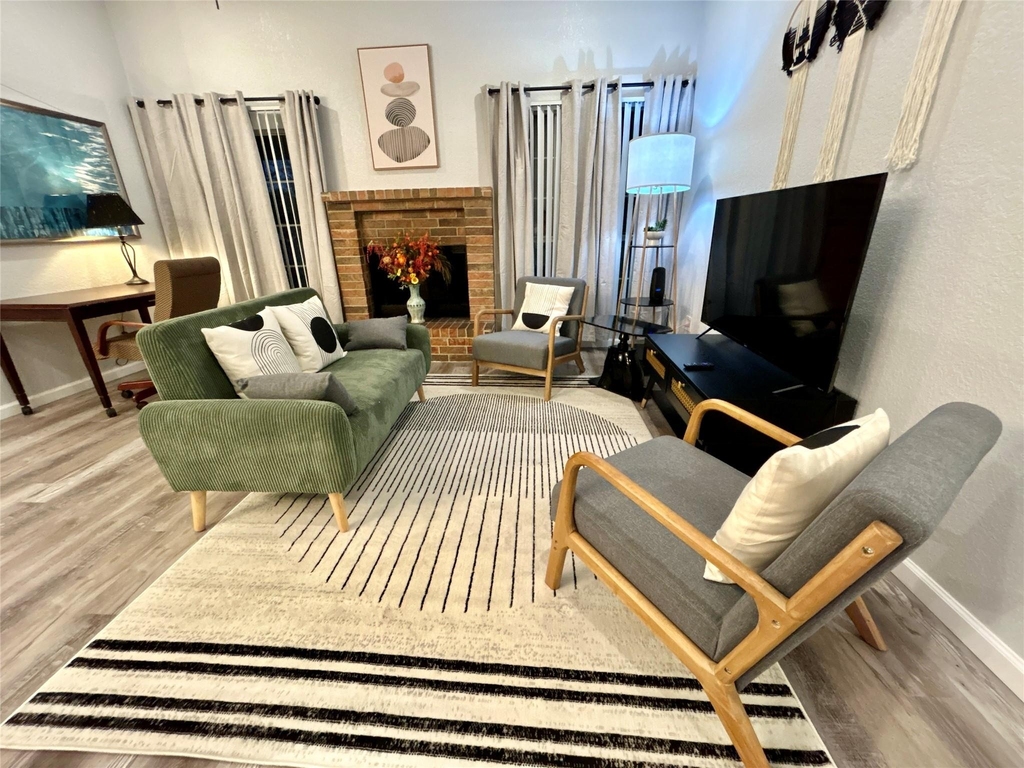 1701 Lynx Cir - Photo 1