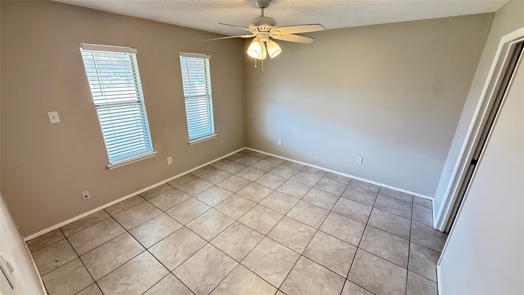 107 Owen Cir - Photo 4