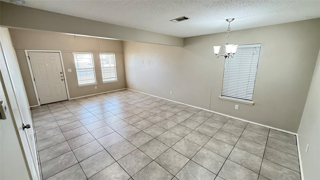 107 Owen Cir - Photo 1