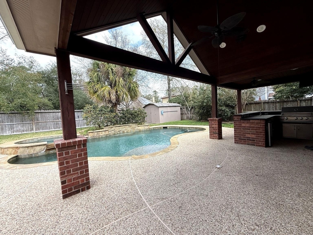 1927 Enchanted Park Drive - Photo 5