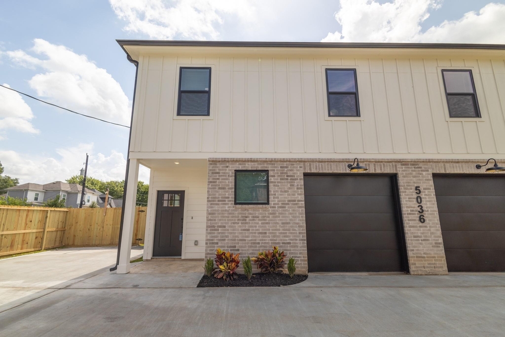 5036 Mallow Street - Photo 0