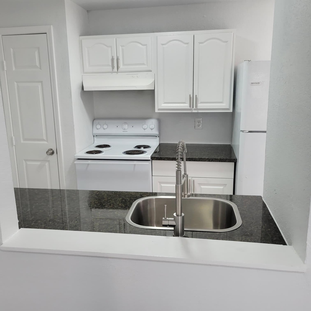 4525 Weaver - Photo 10