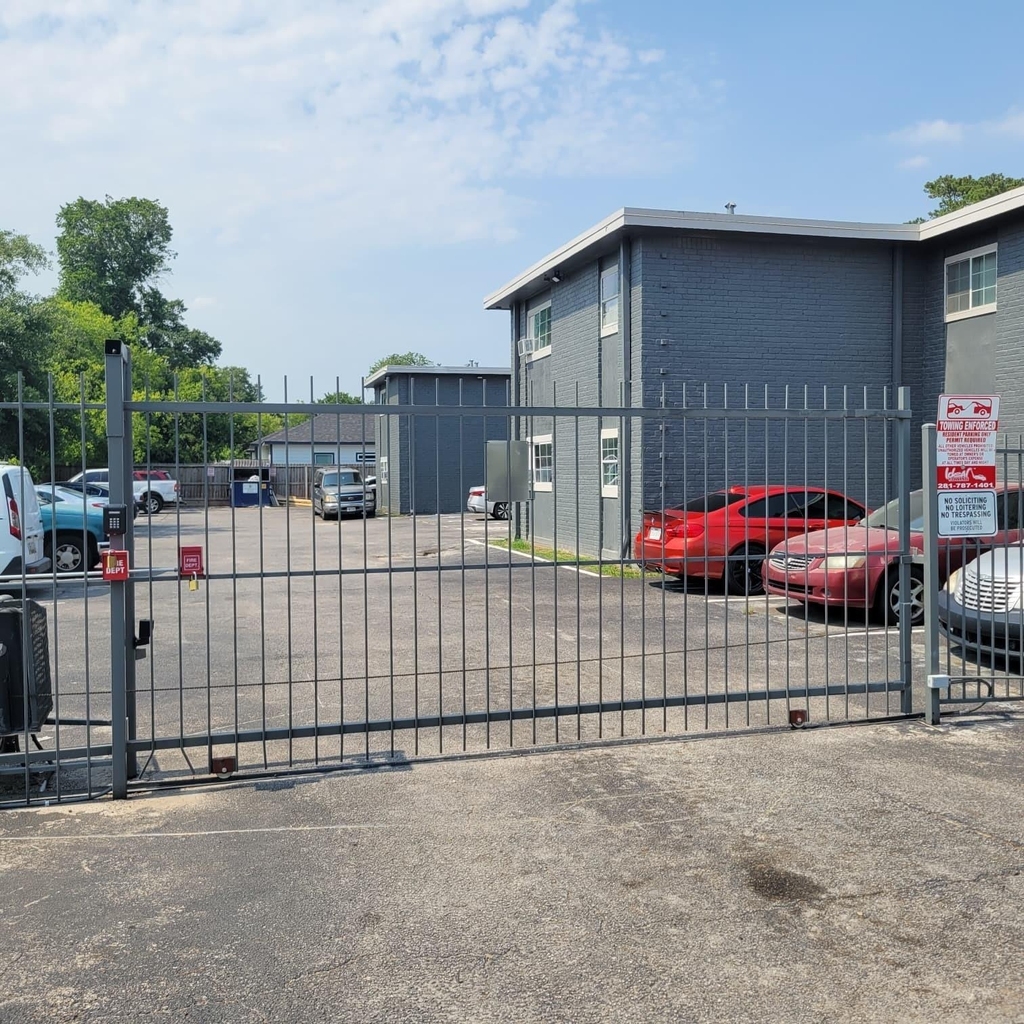 4525 Weaver - Photo 1