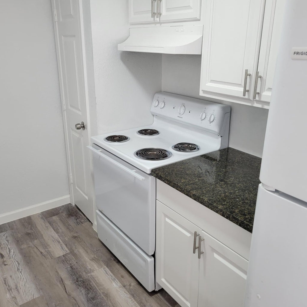 4525 Weaver - Photo 9
