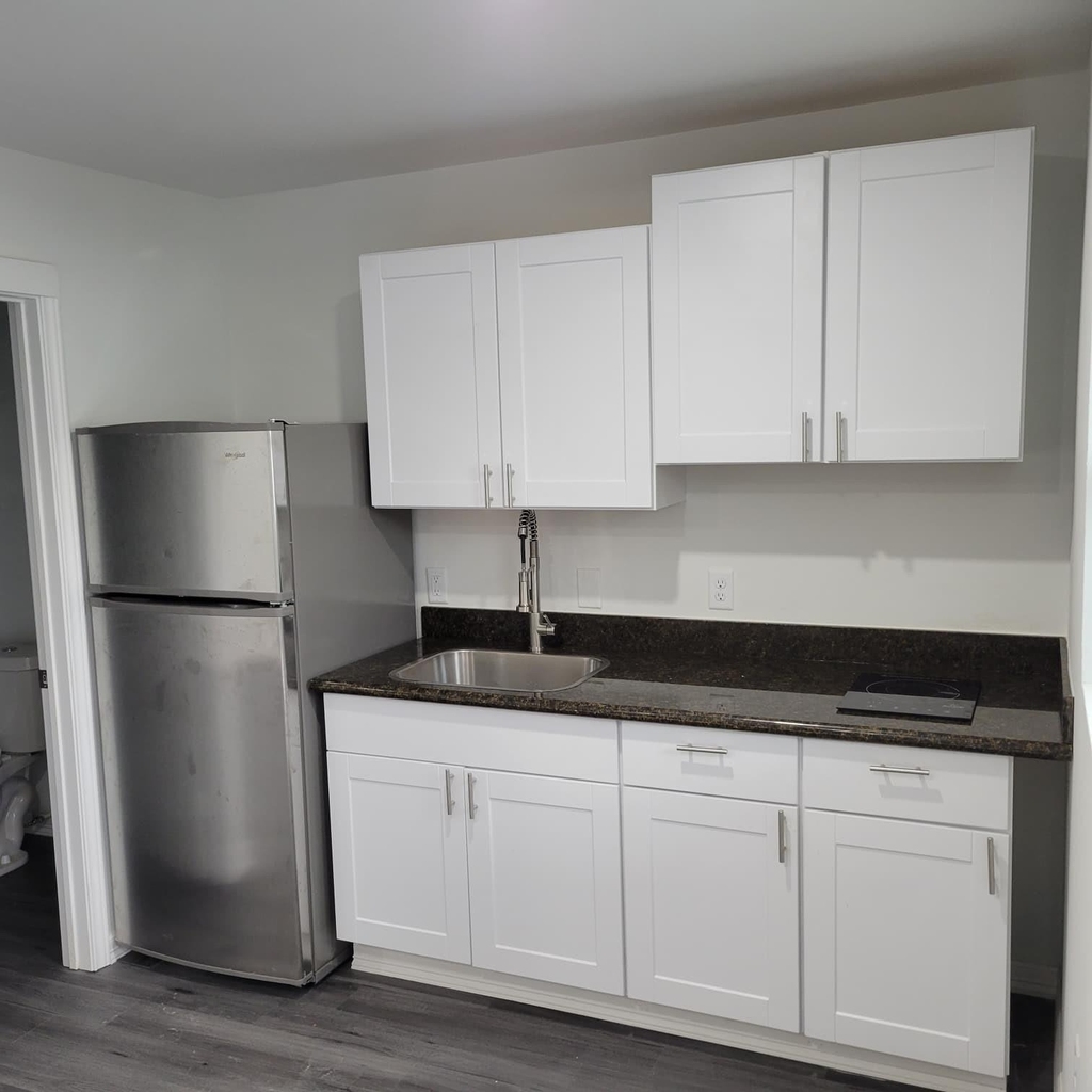4312 Crane - Photo 1