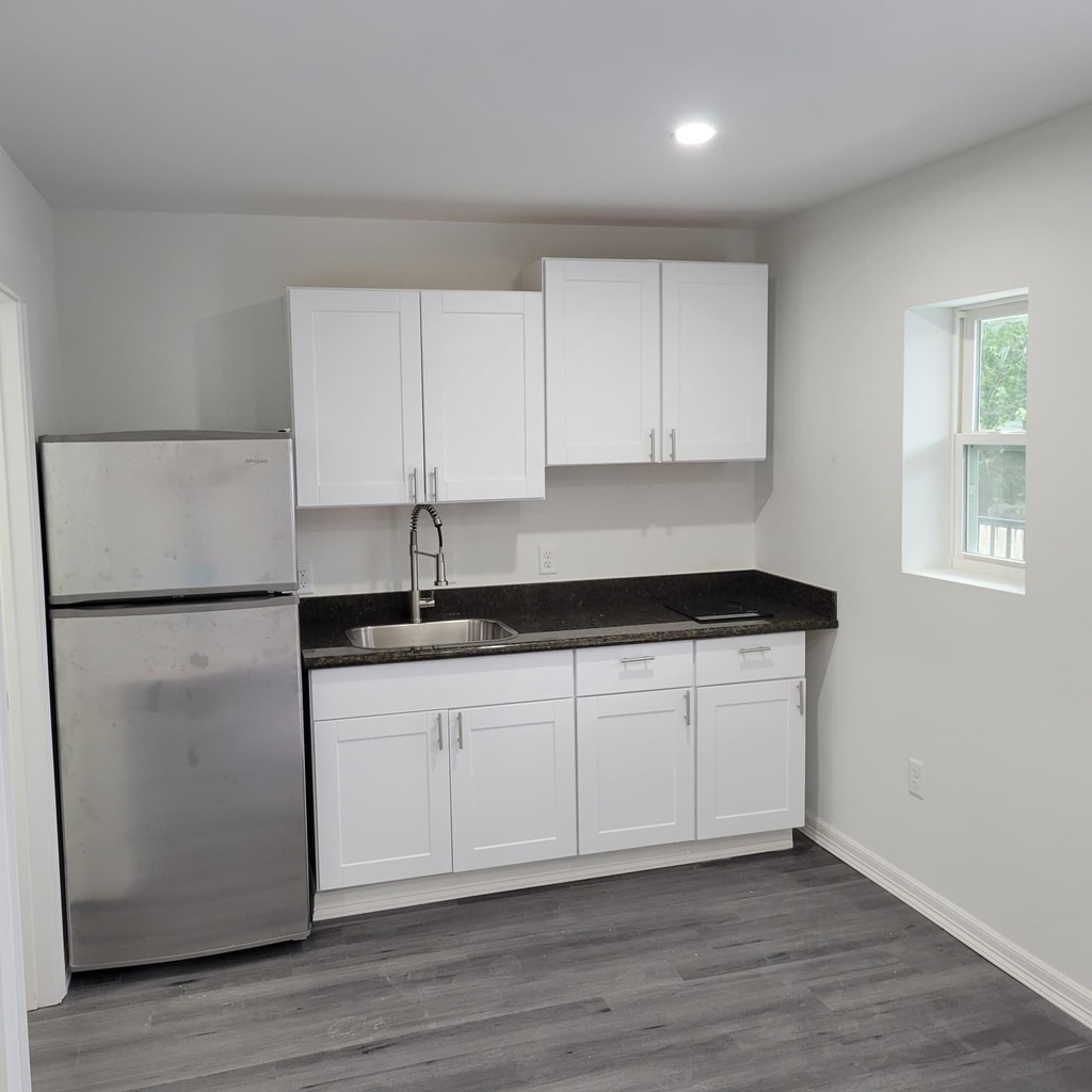 4312 Crane - Photo 4