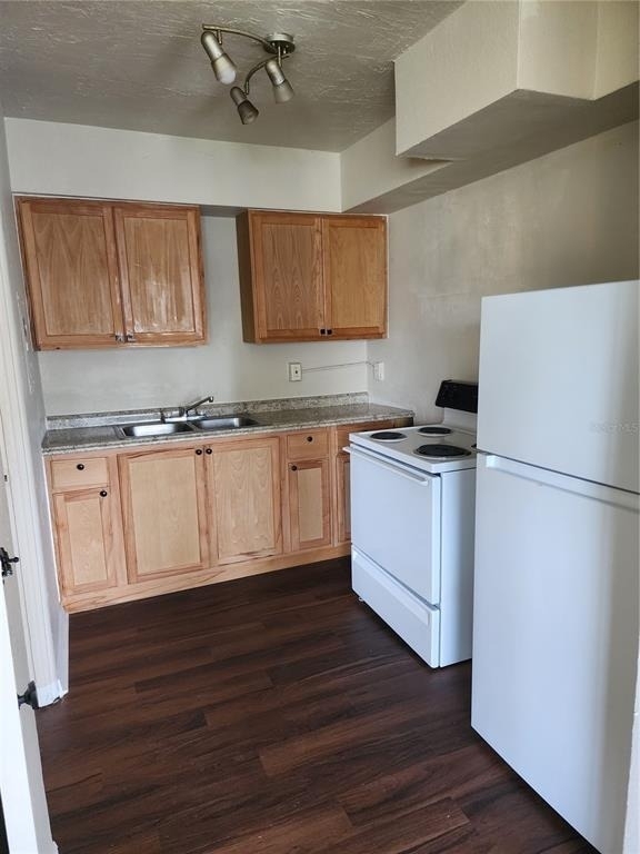 2219 Highland Street - Photo 2