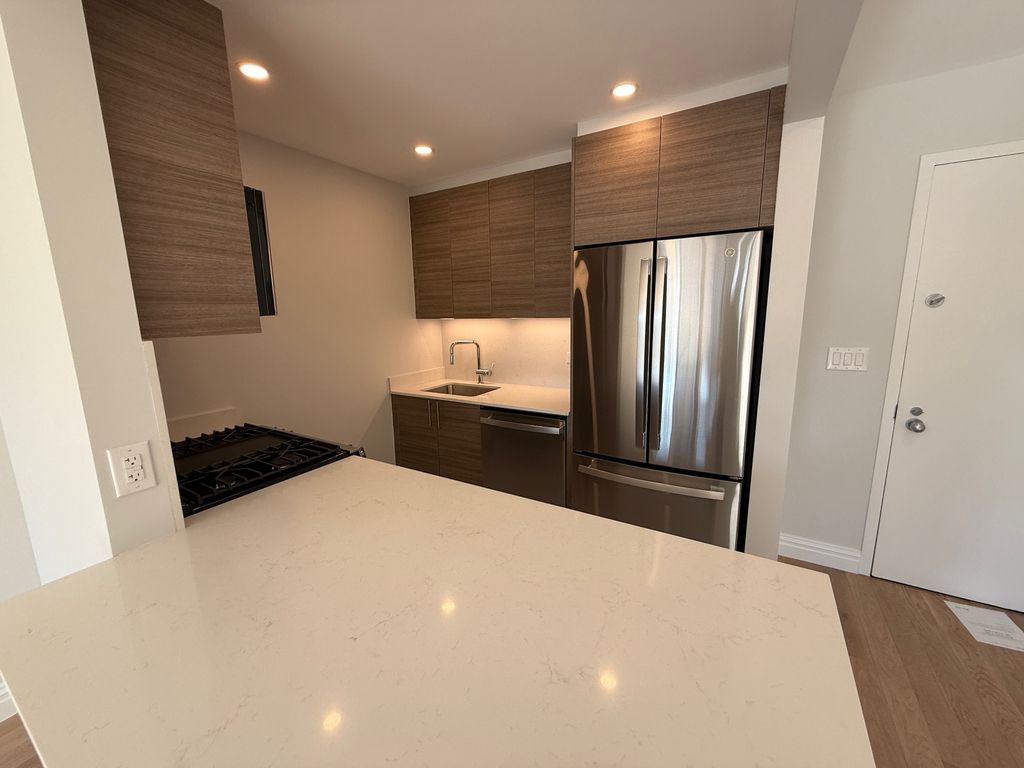 West 48th Street - Photo 11