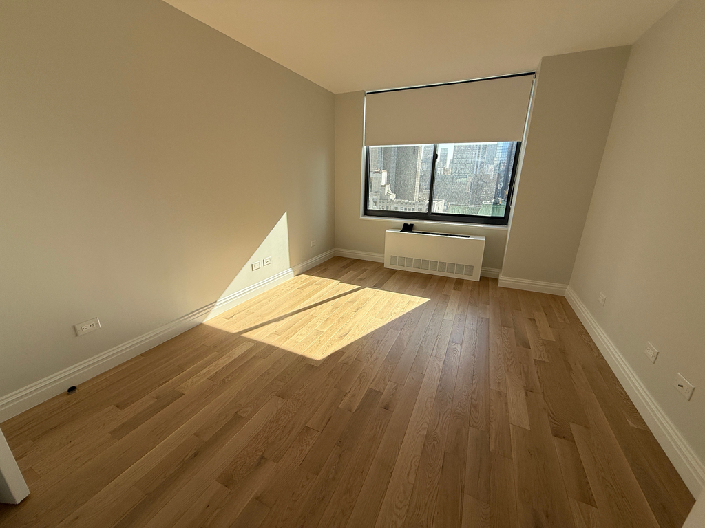 West 48th Street - Photo 8