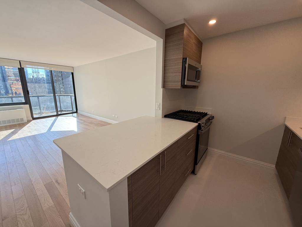 West 48th Street - Photo 0