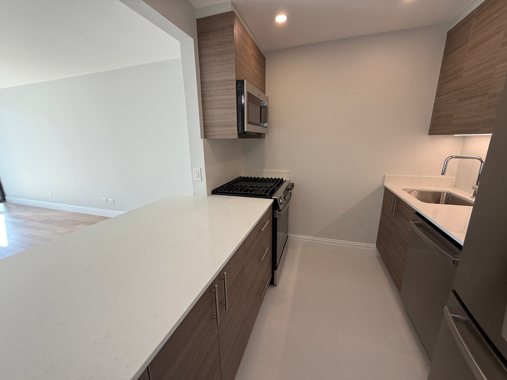West 48th Street - Photo 5
