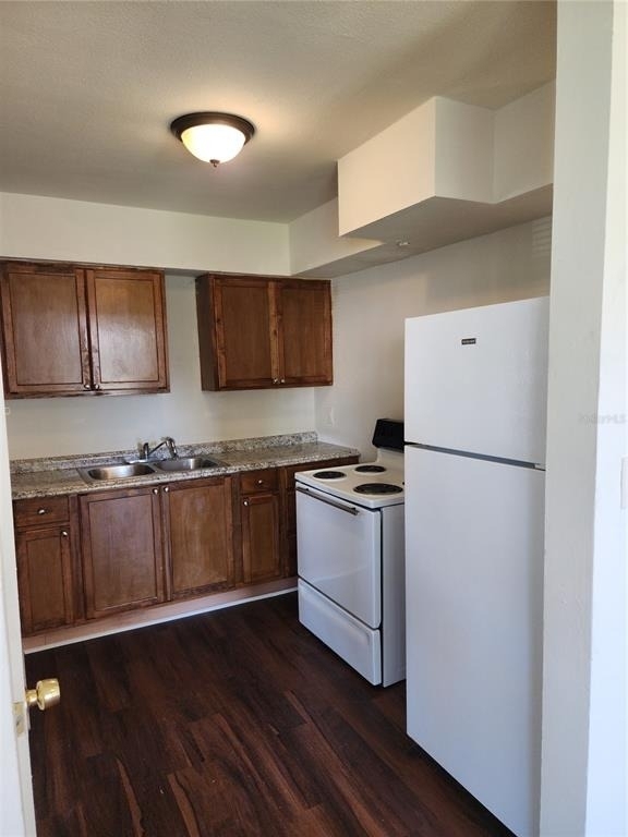 2227 Highland Street - Photo 2