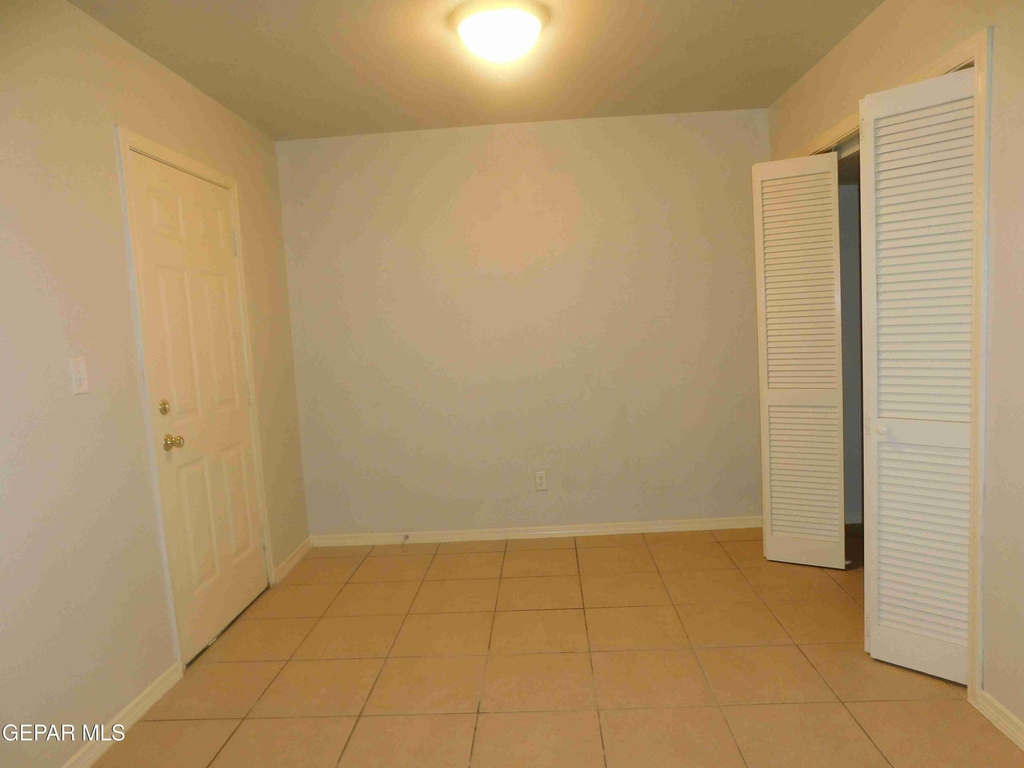 10021 Railroad Drive - Photo 8