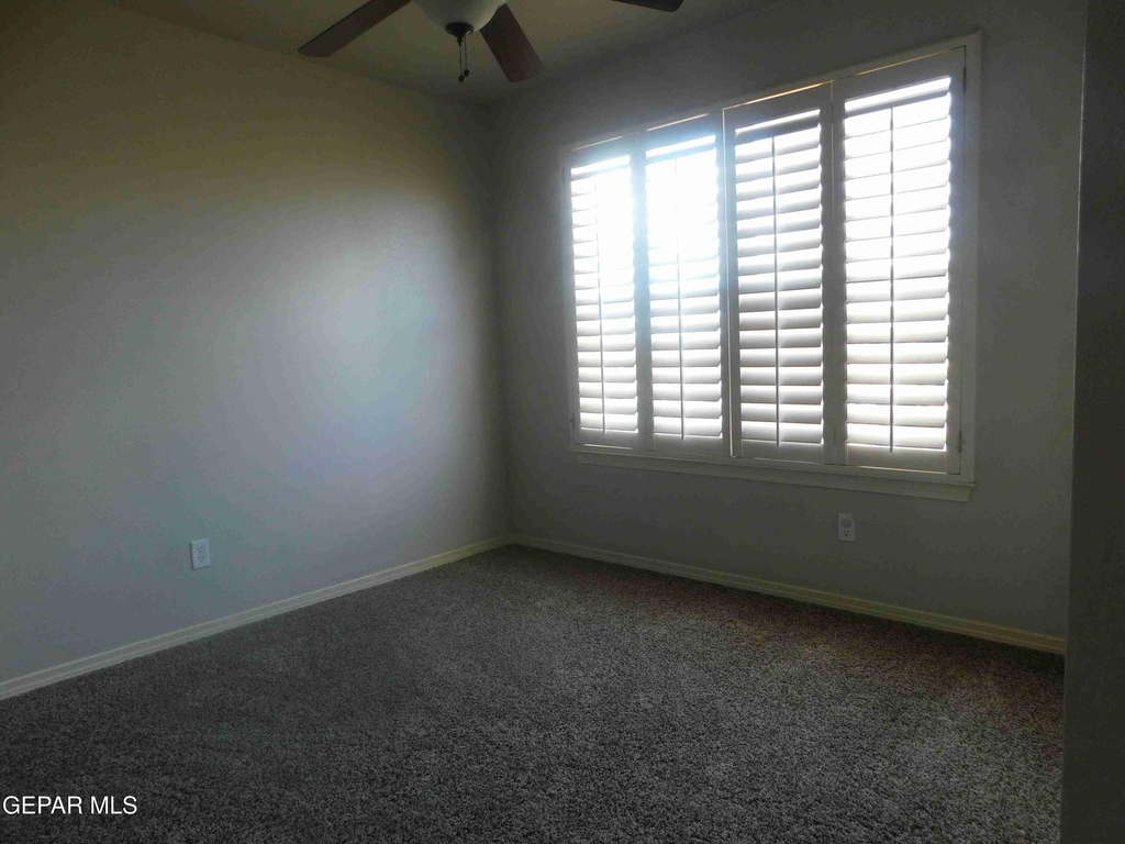 10021 Railroad Drive - Photo 14