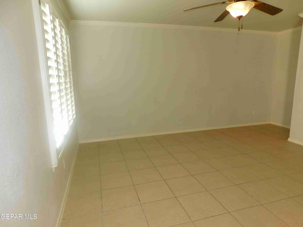 10021 Railroad Drive - Photo 2