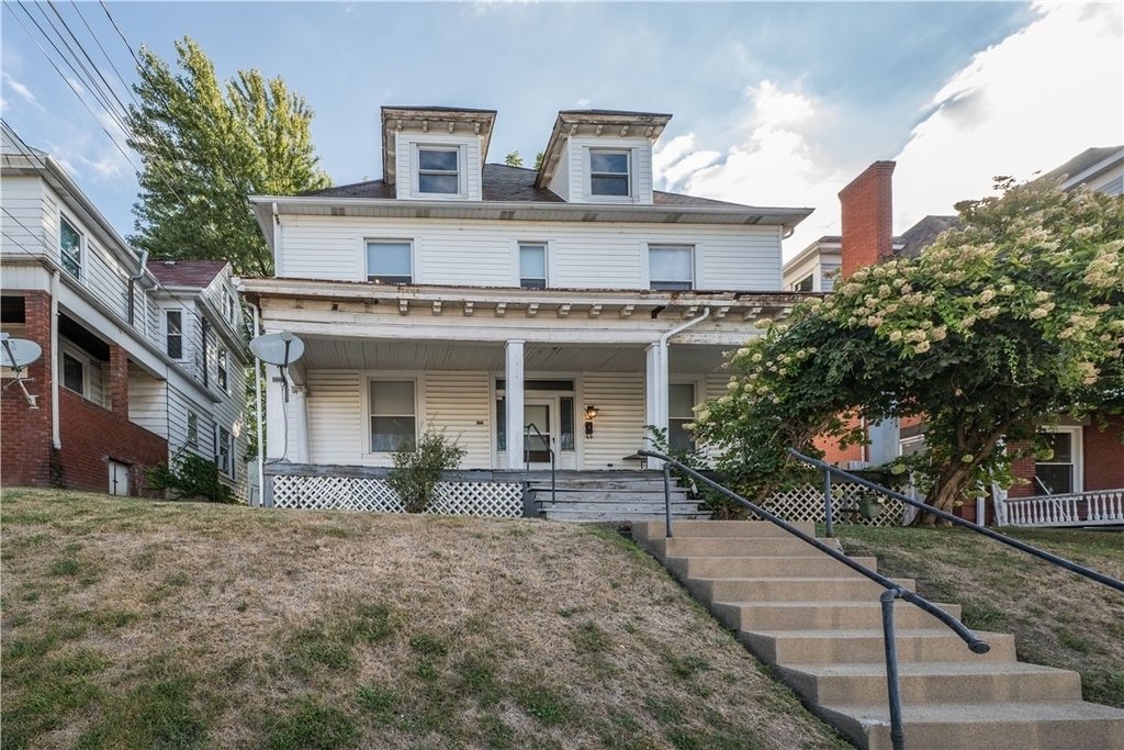 360 Duncan Ave - Photo 0