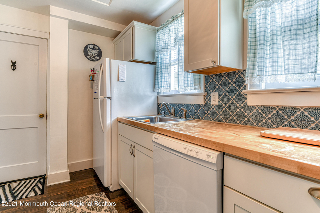 87 Embury Avenue - Photo 13