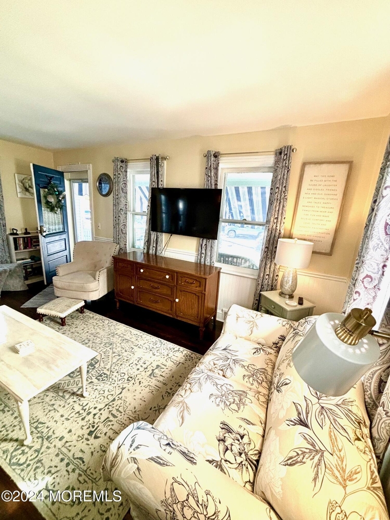 87 Embury Avenue - Photo 6