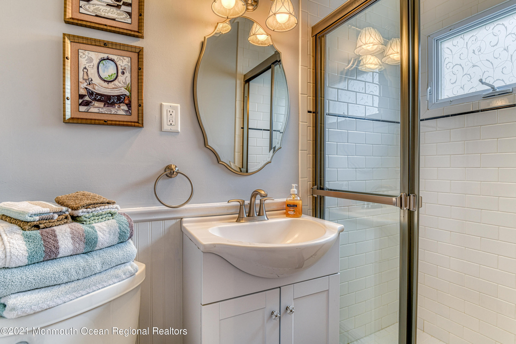 87 Embury Avenue - Photo 14
