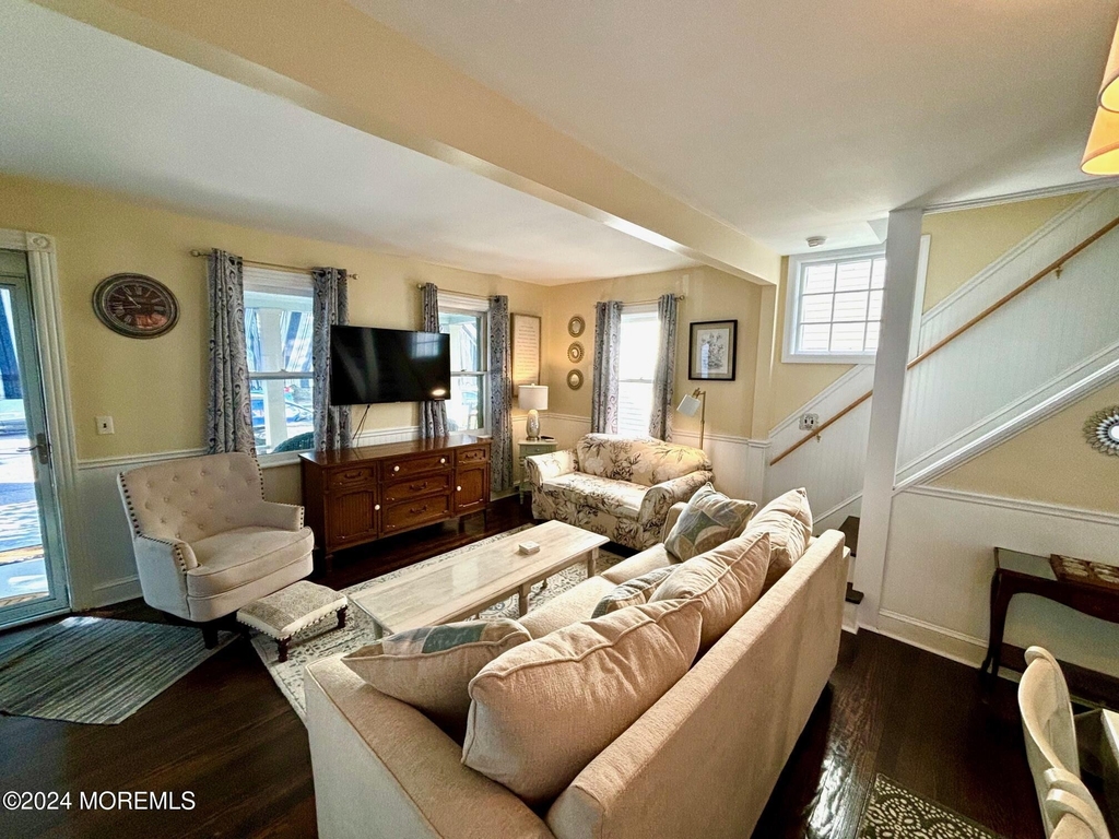 87 Embury Avenue - Photo 8