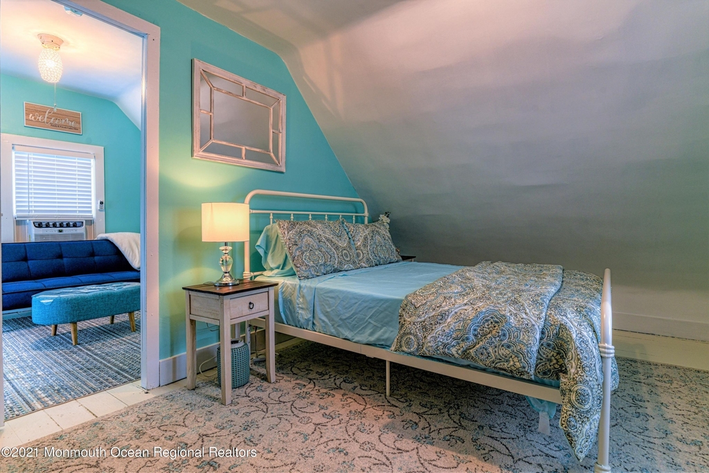 87 Embury Avenue - Photo 28