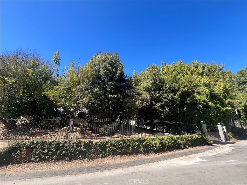 9625 Oak Pass Road - Photo 24