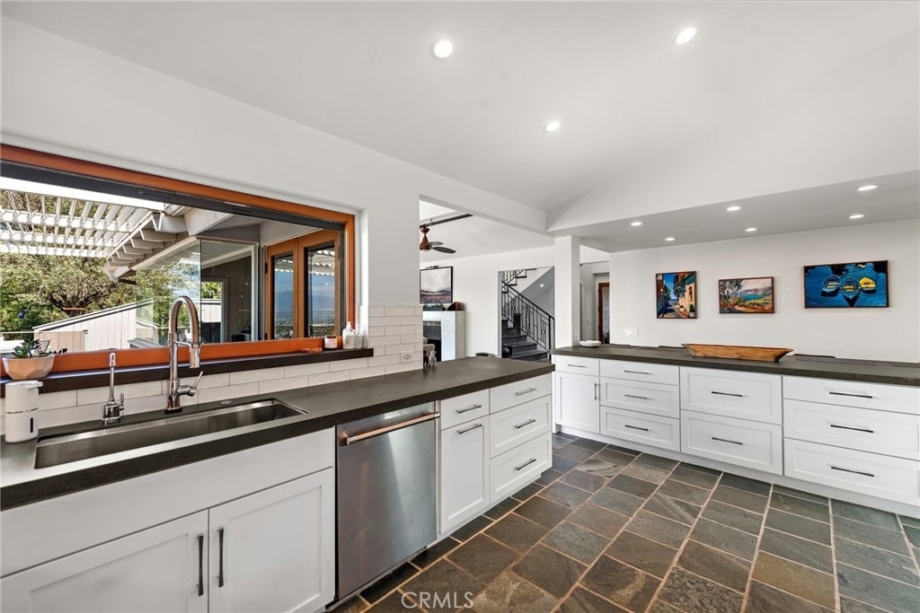 3085 Nestall Road - Photo 7