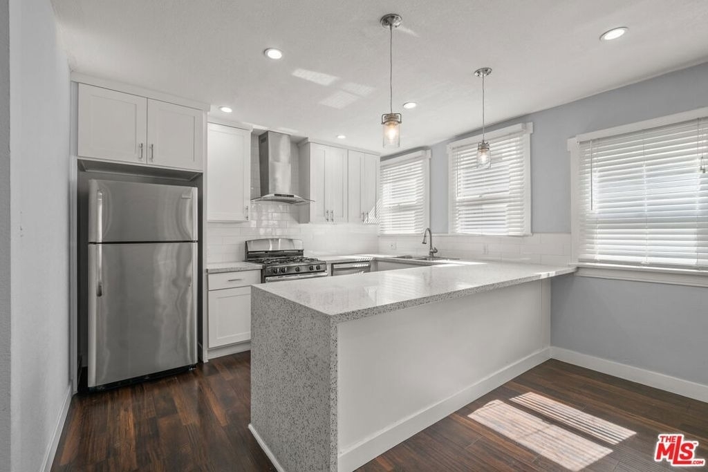 1754 N La Brea Avenue - Photo 8