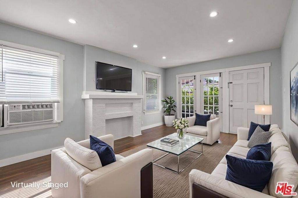 1754 N La Brea Avenue - Photo 2
