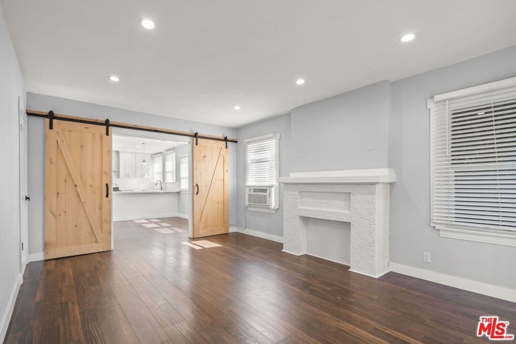 1754 N La Brea Avenue - Photo 1