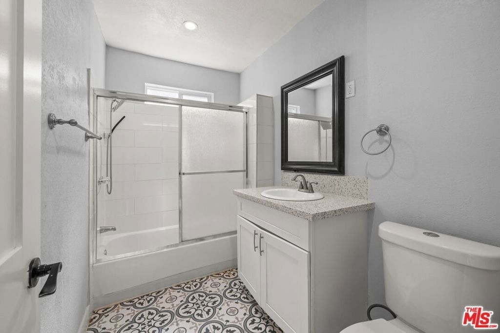 1754 N La Brea Avenue - Photo 11