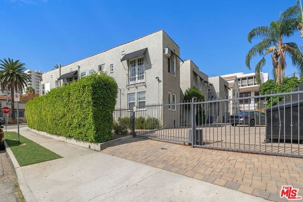 1754 N La Brea Avenue - Photo 21