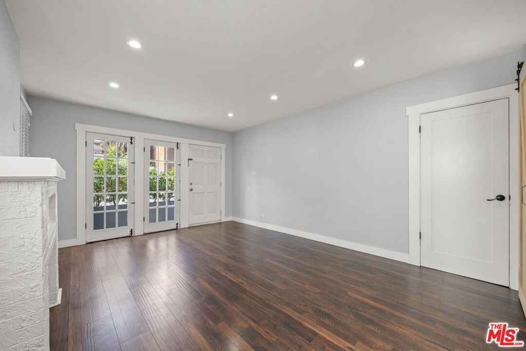 1754 N La Brea Avenue - Photo 12