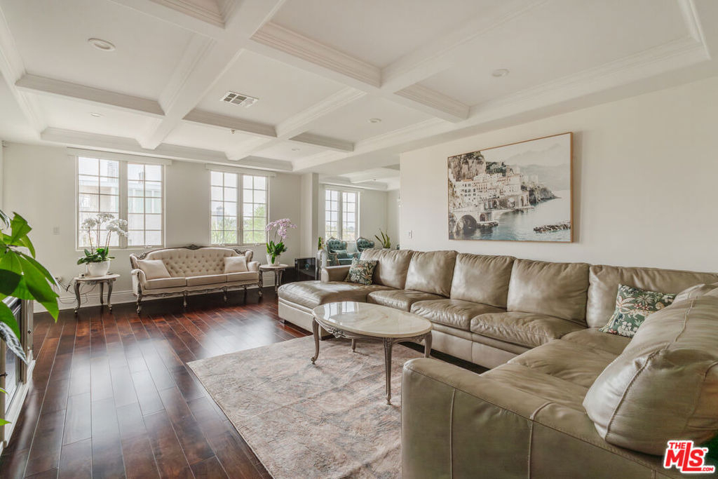 1835 Pandora Avenue - Photo 1
