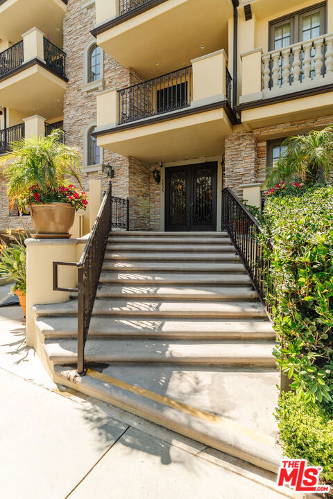 1835 Pandora Avenue - Photo 3