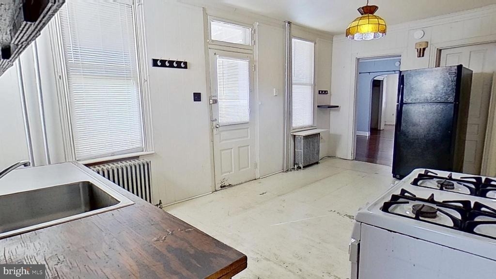 1336 W Philadelphia Street - Photo 1