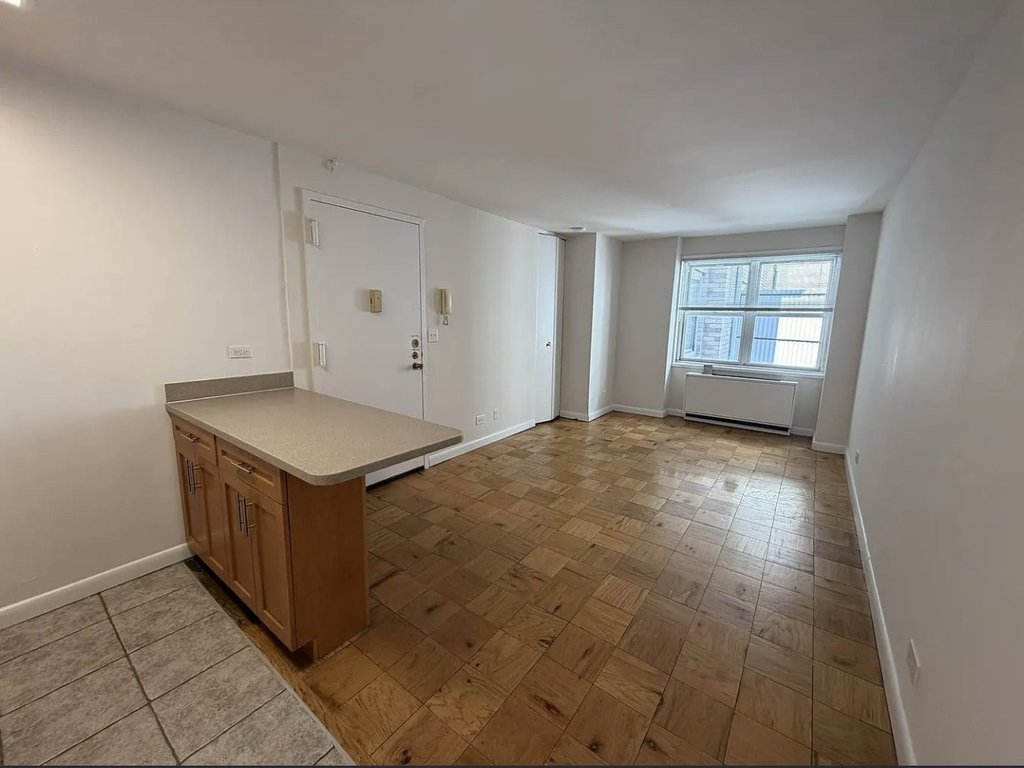 1470 First Avenue, Unit 8j - Photo 0